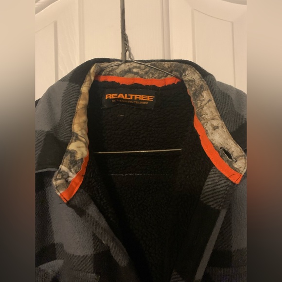 Real Tree Fleece Button Up - Picture 2 of 3